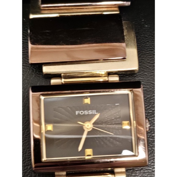 Vintage Ladies Fossil F2 Swiss Parts 1 JeweQuartz Watch 110705 Designer Working - Picture 2 of 16